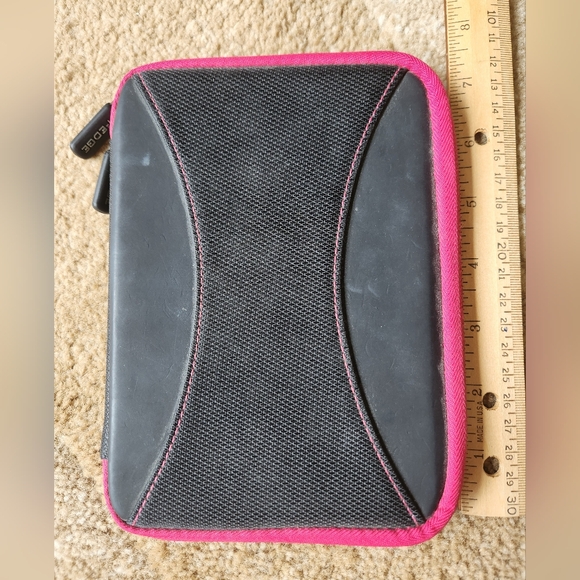 M-Edge E-Reader Case - Picture 3 of 5